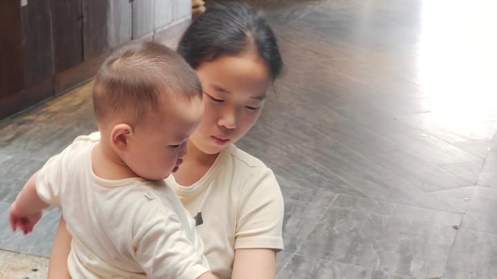 6月28日 吃饭姐弟.jpg